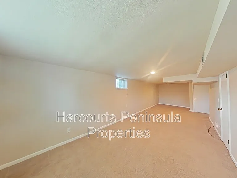 1011 Rainier Ave — Photo 4