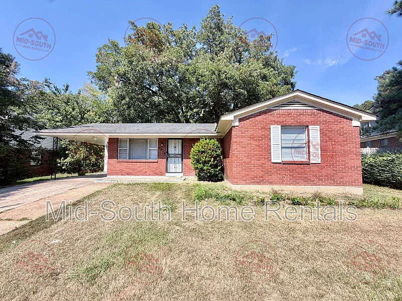 3 bed, 1.0 bath, 1099 sqft, $1,050 — Photo 1