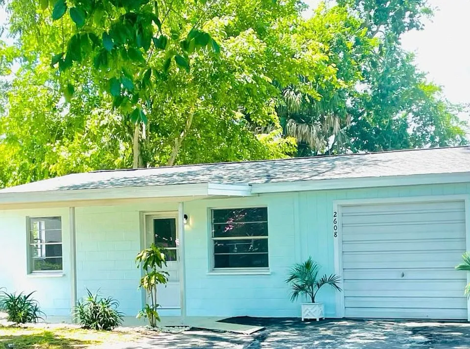 2608 Anastasia Dr