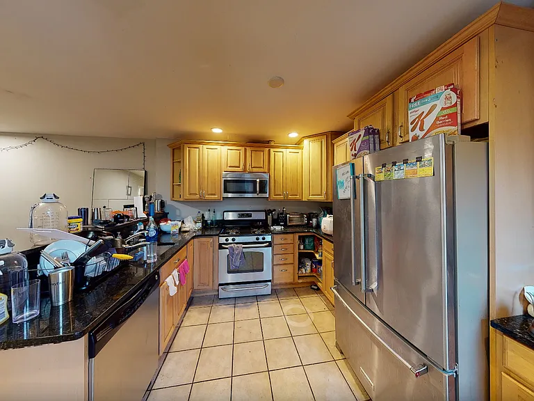 83-85 Windsor St #1A — Photo 1