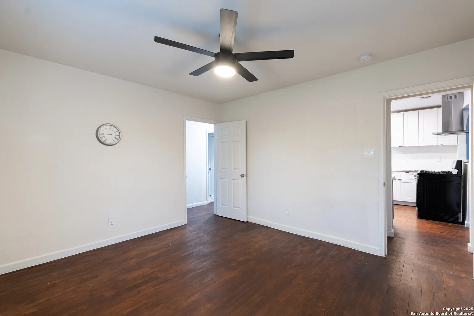 2519 W Huisache Ave — photo 12
