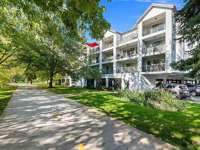 River Walk Apartments — Photo 43