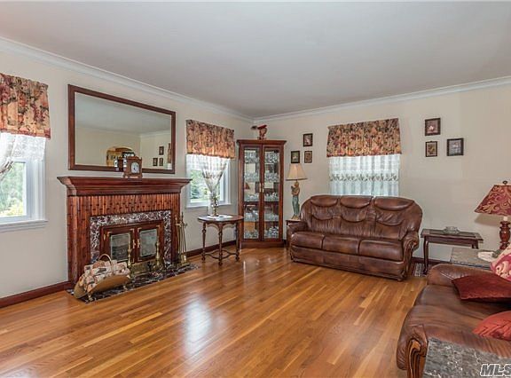 3rd image of 27 Norton Ave