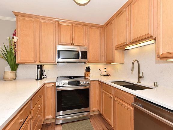 2nd image of 1108 N Milwaukee STREET #357