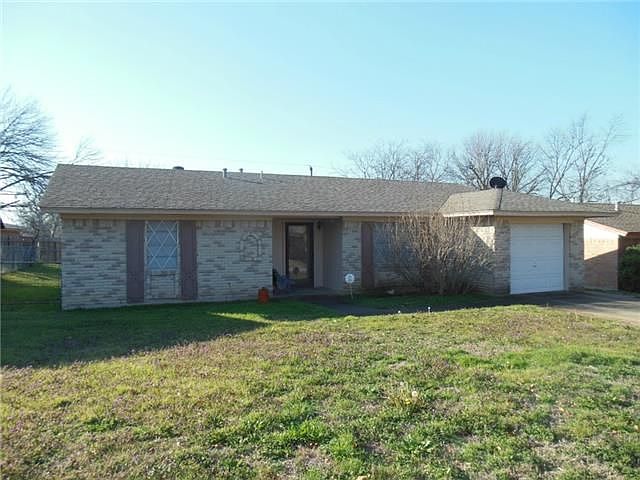 1st image of 214 Magnolia Ln
