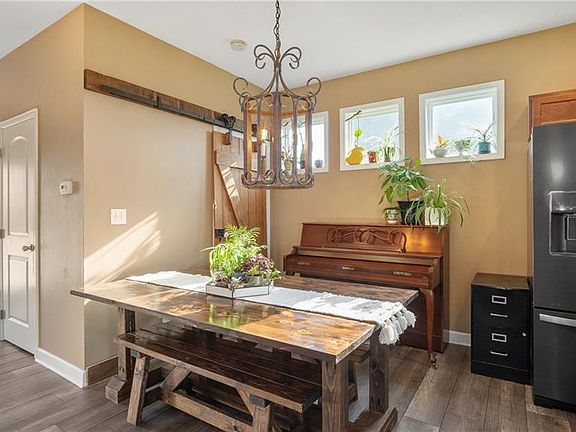 4th image of 229 Tailfeather Dr NW