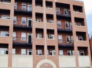 2000 W Warren Blvd #2SE, Chicago, IL