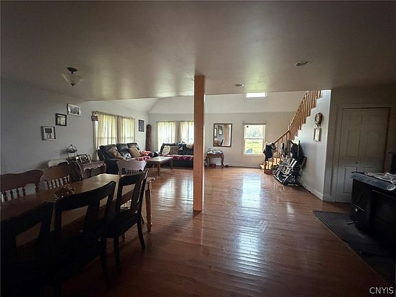 5th image of 10 Spile Bridge Rd