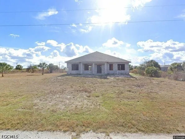 209 Nautilus Ave, Labelle, FL 33935