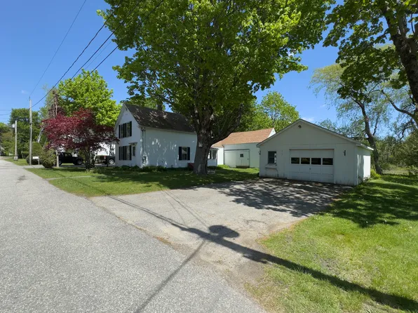 17 Georges Street, Thomaston, ME 04861