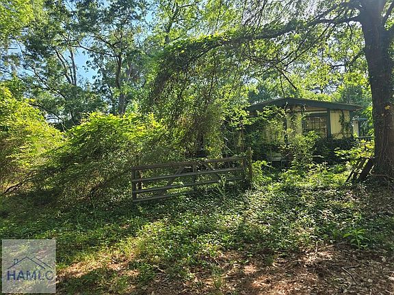 5th image of 266 Lakeshore Dr