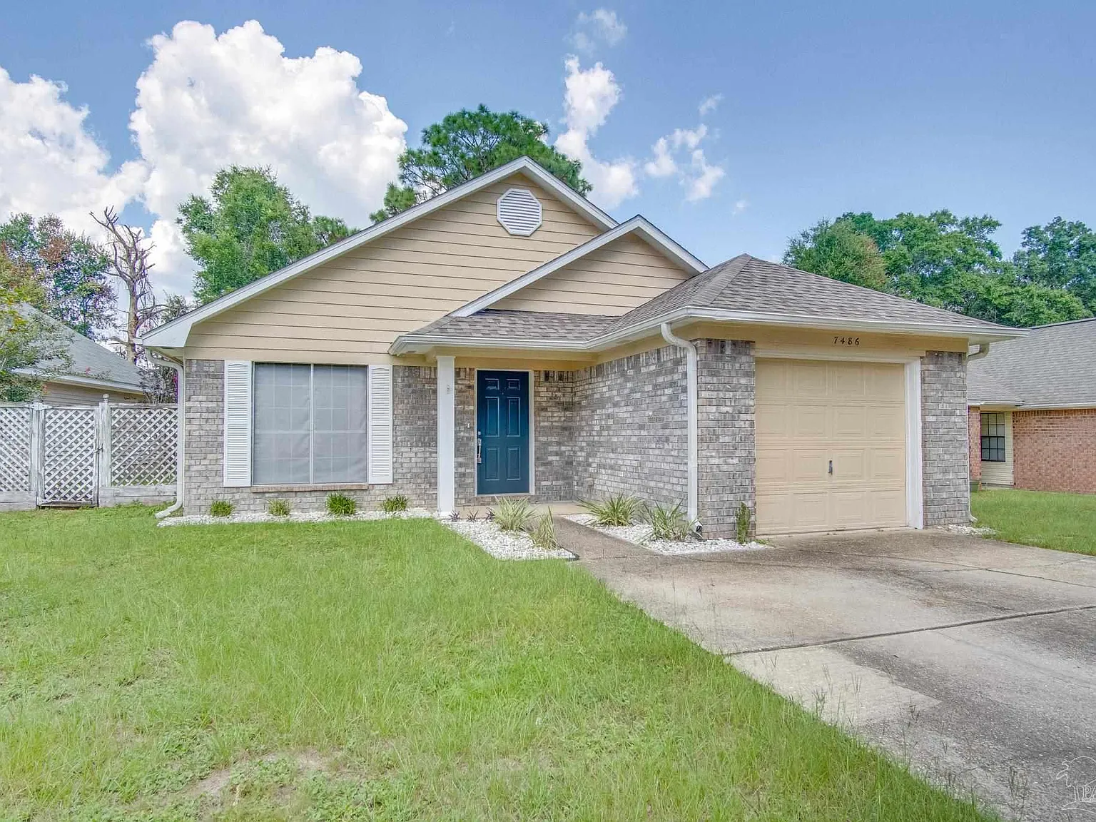 3 bed, 1442 sqft, $2,000 — Photo 1