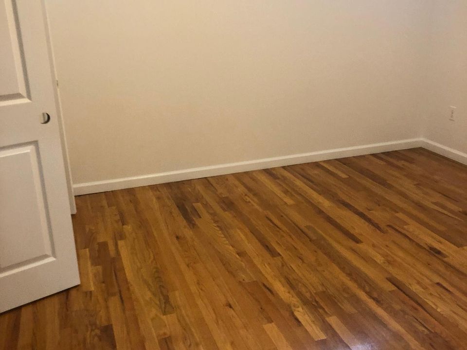2nd image of 608 Annadale Rd