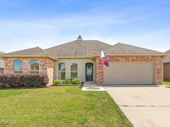 103 Still Waters Rd, Broussard, LA 70518