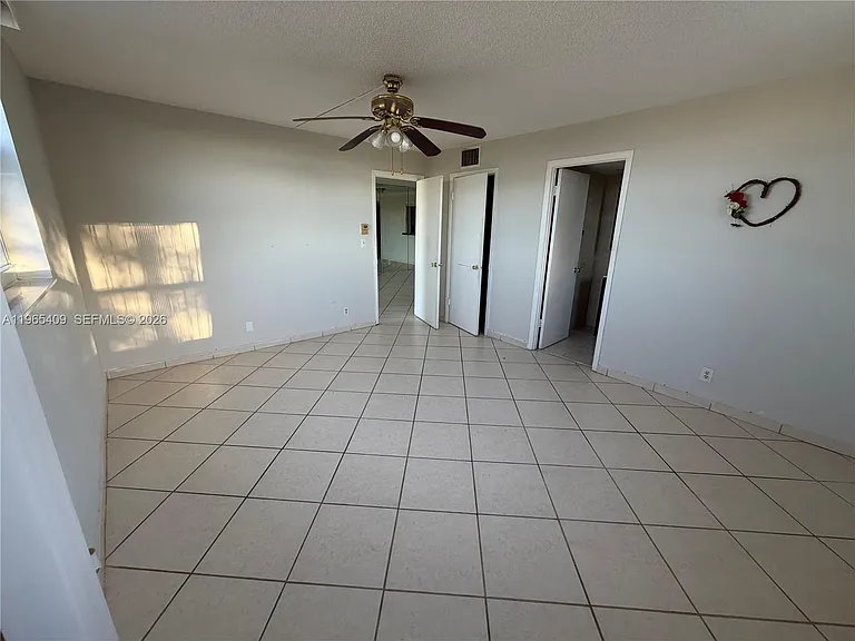 1830 Dixieanna St #406 — Photo 23