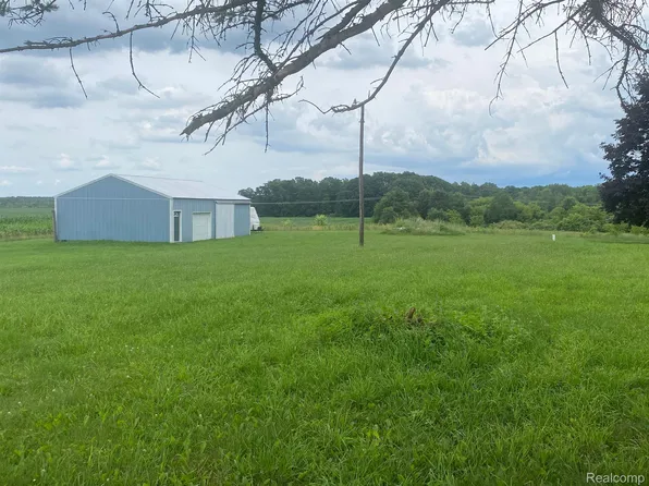 14370 N Center Rd, Clio, MI 48420