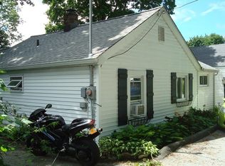 3 Cullen Ln, Millbrook, NY 12545