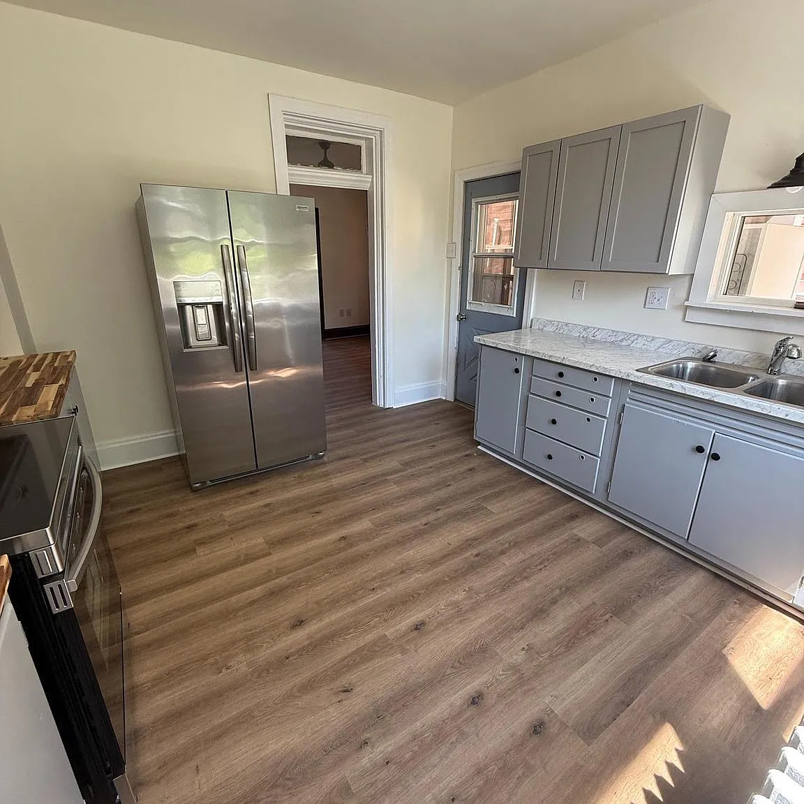 3 bed, 888 sqft, $1,050 — Photo 3