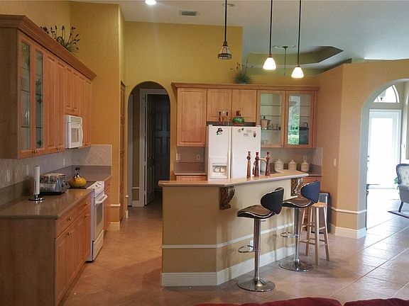 4th image of 10108 Oak Meadow Lane