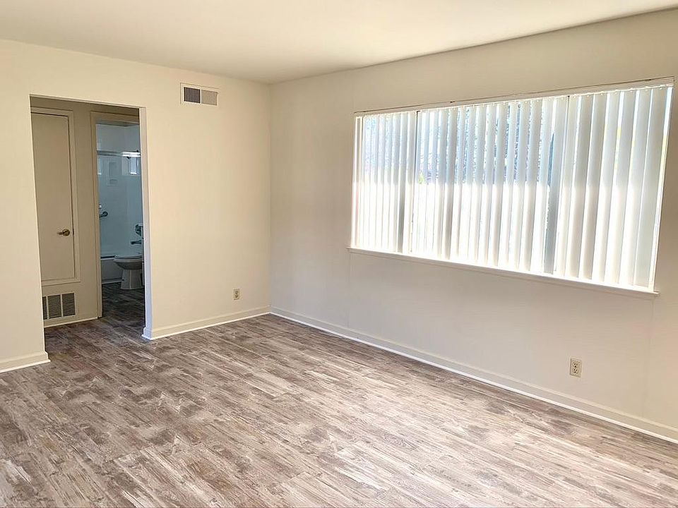 Unit 8: Living Room