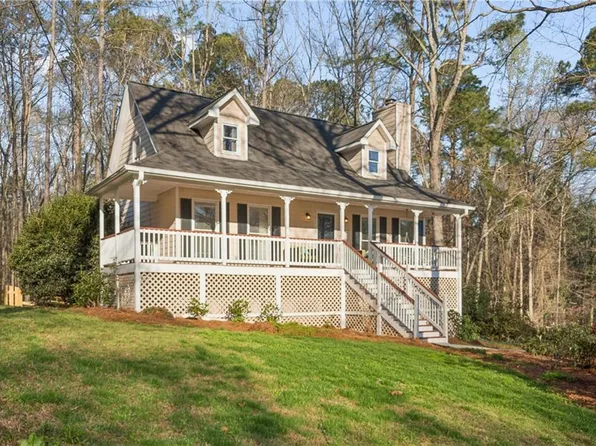 261 Garretts Dr, Douglasville, GA 30134