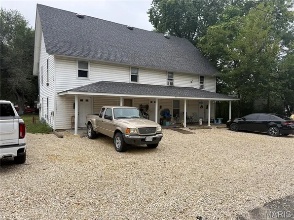 606 W Locust St, Bowling Green, MO 63334