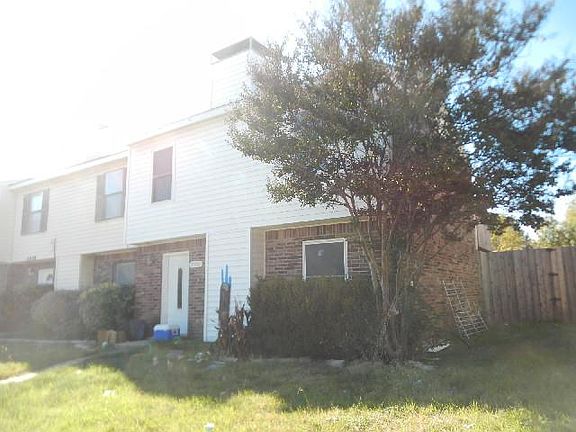 2nd image of 3930 Walnut Park Cir