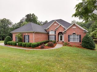 6705 Fegan Rd, Summerfield, NC 27358