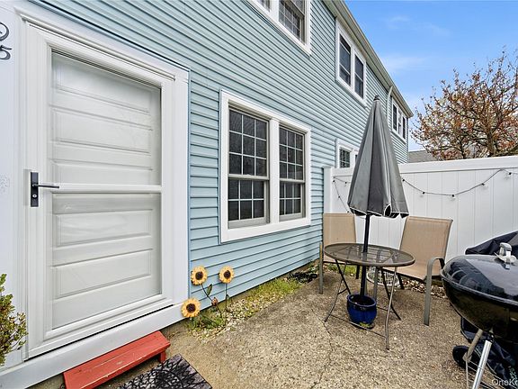 3rd image of 95 Whalers Cove
