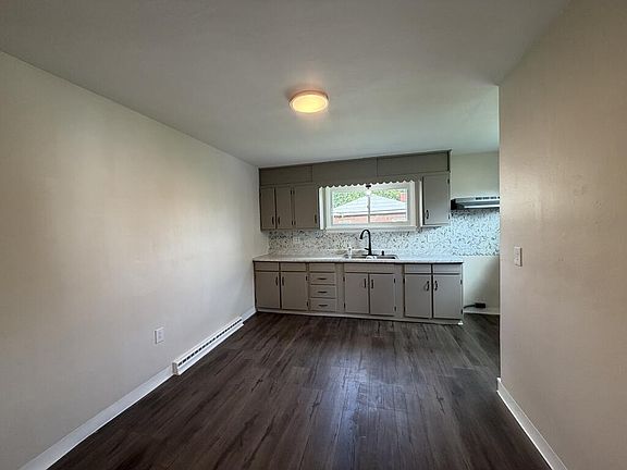 4th image of 112 Hickory Avenue