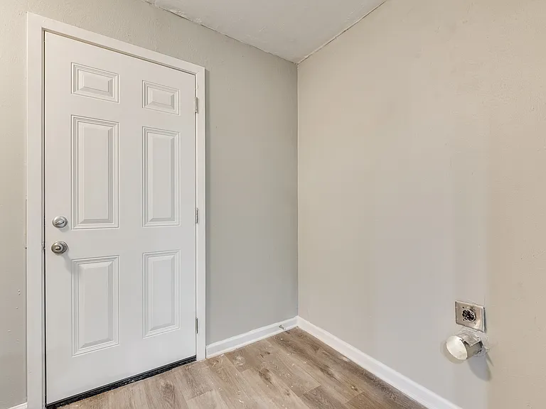 5010 Wildbriar Dr — Photo 4
