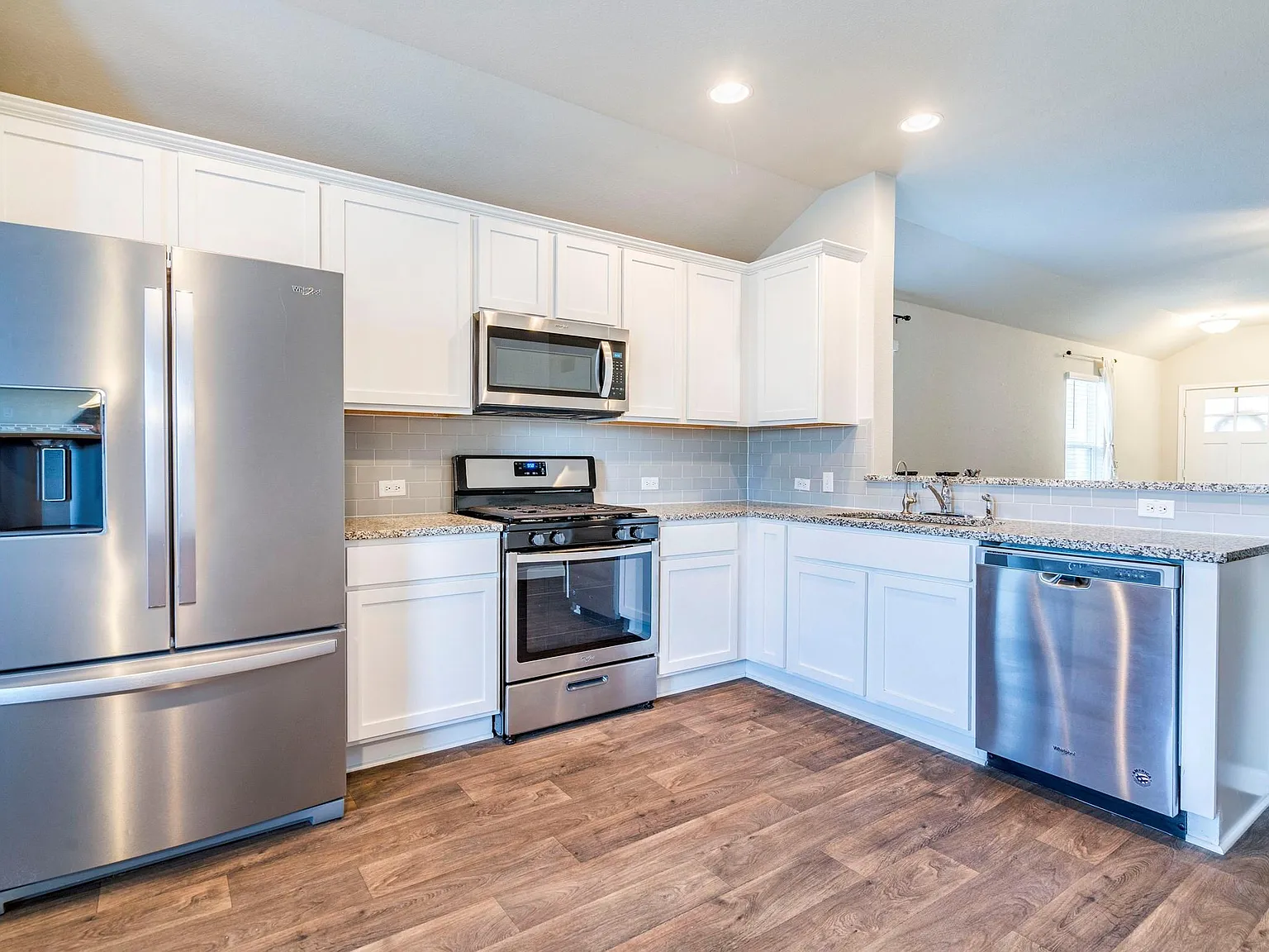 3 bed, 2.0 bath, 1393 sqft, $1,850 — Photo 1
