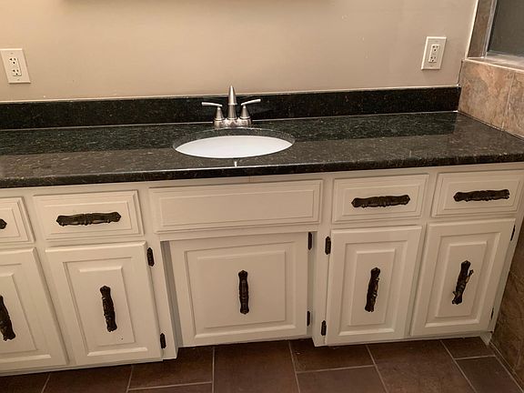 3rd image of 2038 E Magnolia Dr