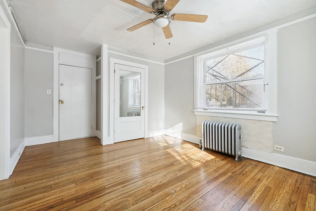 1212 Corona — Photo 3