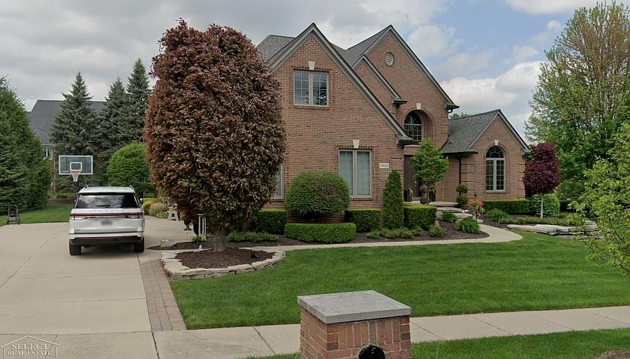 1st image of 5933 Lakepoint Ct