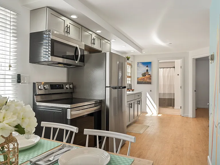 17 Hillside Ave — Photo 46