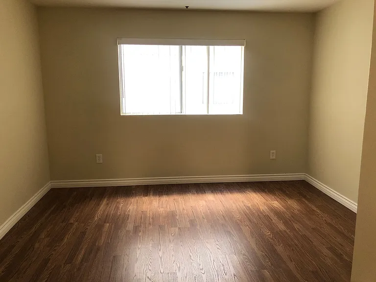 Riverside Terrace Apartments — Photo 40