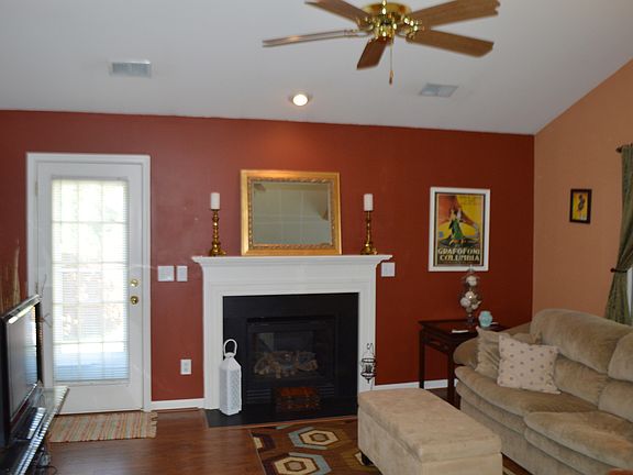 4th image of 3903 Pepperbush Dr