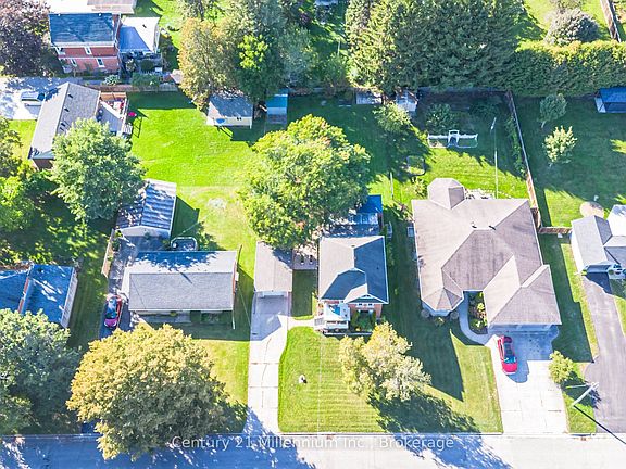 5th image of 2140 5th Ave W