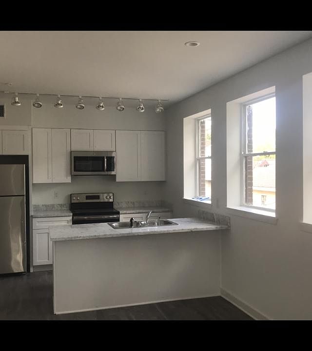 1st image of 821 Washington Ave #215