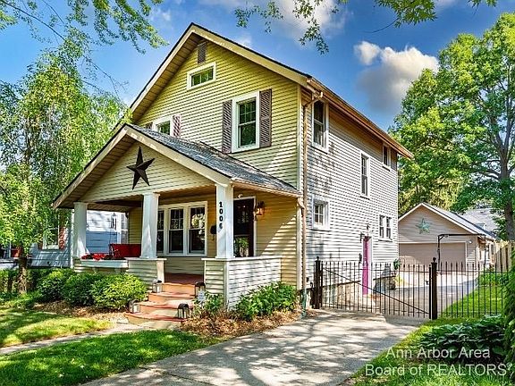 2nd image of 1006 Grant St