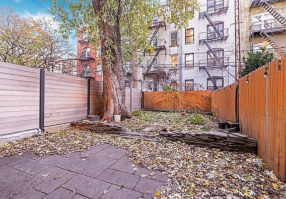 5th image of 104 Lincoln Pl