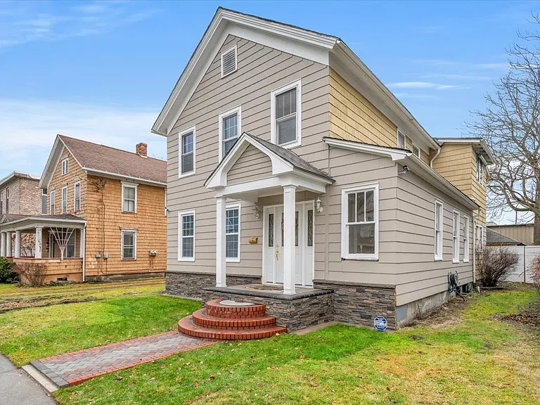 26 Doubleday St — Photo 2
