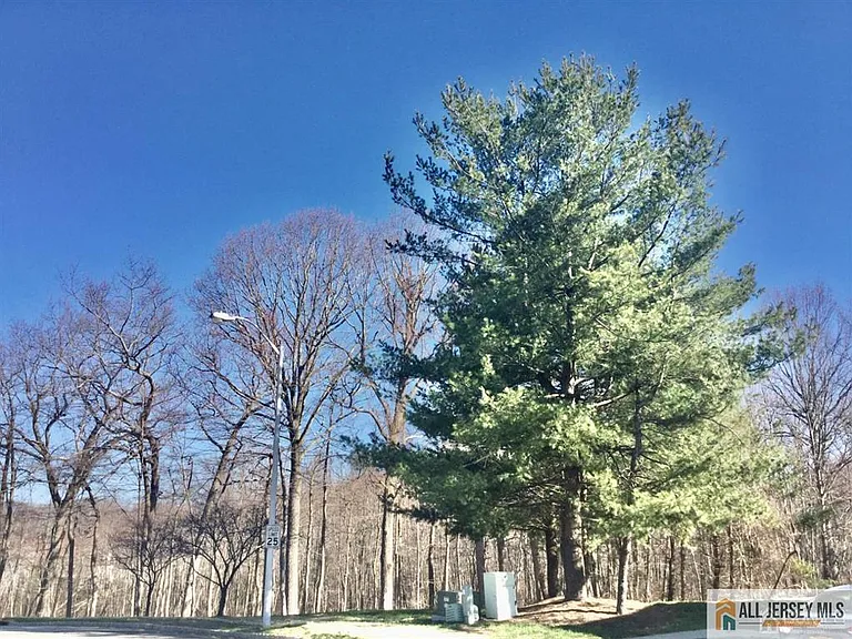 682 Darlington Dr — Photo 25