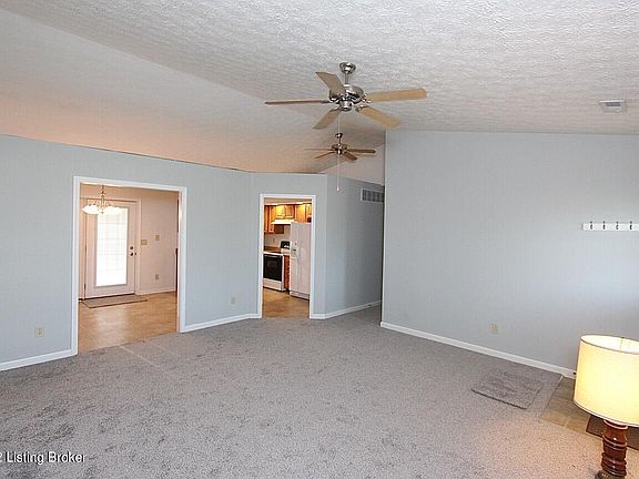 5th image of 4027 Crimson Point Dr