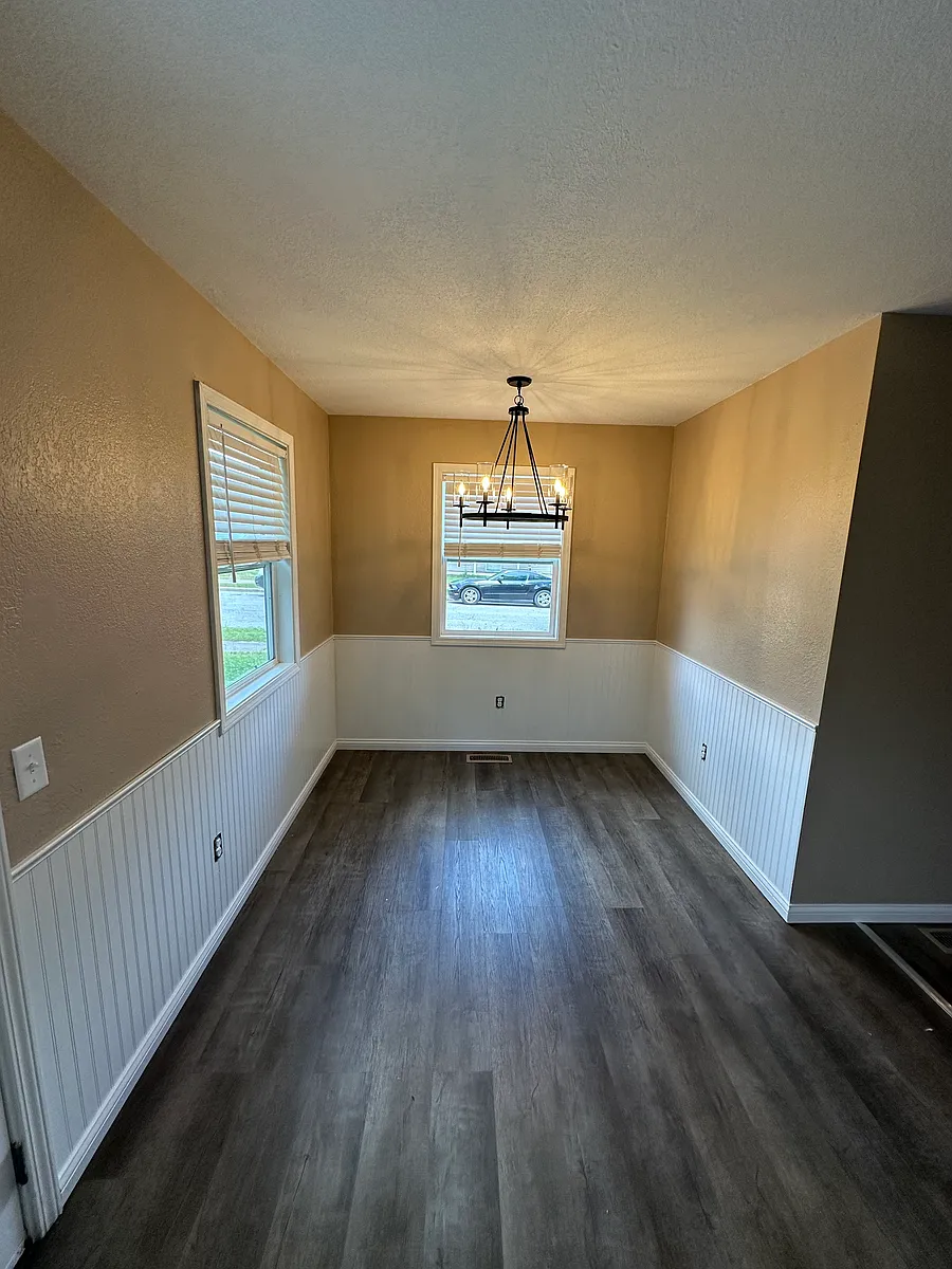 Building Photo - 712 W Austin St #1