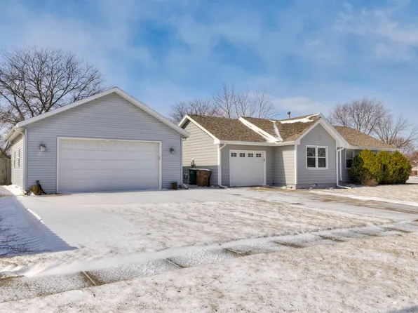 1003 Lincoln St SE, Bondurant, IA 50035