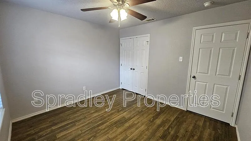 2 bed, 1.0 bath, 991 sqft, $1,100 — Photo 4