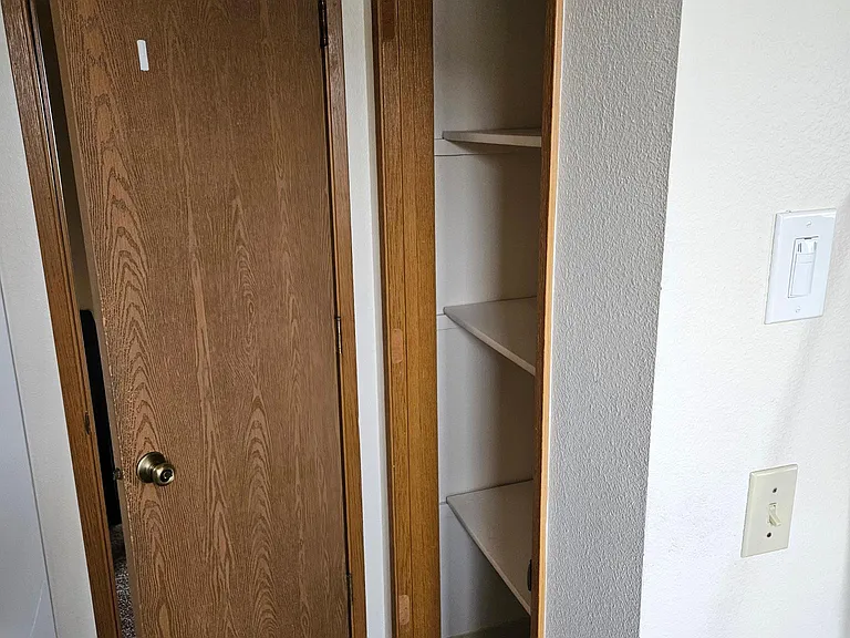 202 SE 3rd St #3 — Photo 15