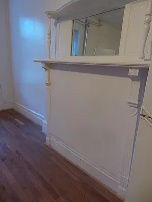 Rented by Perry Associates NYC Inc | media 37